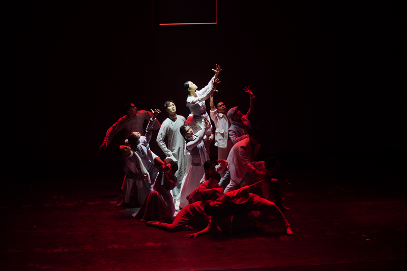 開幕式文藝演出第一章《門》。何善權(quán)攝