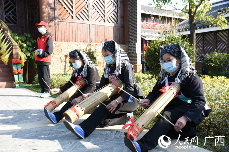 非遺展示表演。人民網(wǎng) 王功孝攝