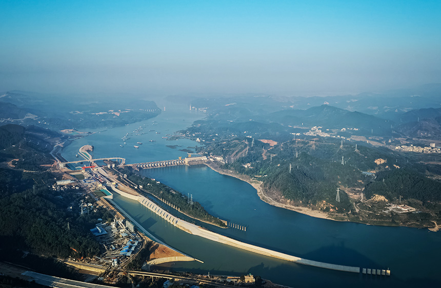 航拍廣西西津水利樞紐二線(xiàn)船閘工程。