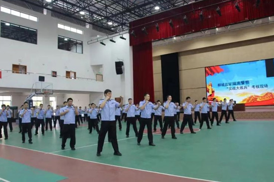柳城監(jiān)獄隔離備勤“實戰(zhàn)大練兵”考核現(xiàn)場