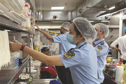 青秀區(qū)市場監(jiān)管局：推進(jìn)市場監(jiān)管改革創(chuàng)新 構(gòu)建良好營商環(huán)境近年來，青秀區(qū)以優(yōu)化營商環(huán)境為目標(biāo)，通過“多證合一”“證照分離”，以及開設(shè)綠色通道等一系列改革舉措讓企業(yè)和群眾共享“互聯(lián)網(wǎng)+政務(wù)服務(wù)”發(fā)展成果…【詳細(xì)】 