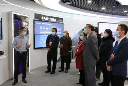 青秀區(qū)開展2022年度招商引資、工業(yè)振興和總部經(jīng)濟(jì)發(fā)展情況專題調(diào)研近日，南寧市青秀區(qū)人大常委會(huì)副主任黃按旬率人大調(diào)研組分別對(duì)青秀區(qū)2022年度招商引資情況、工業(yè)振興和總部經(jīng)濟(jì)發(fā)展情況開展專題調(diào)研…【詳細(xì)】 