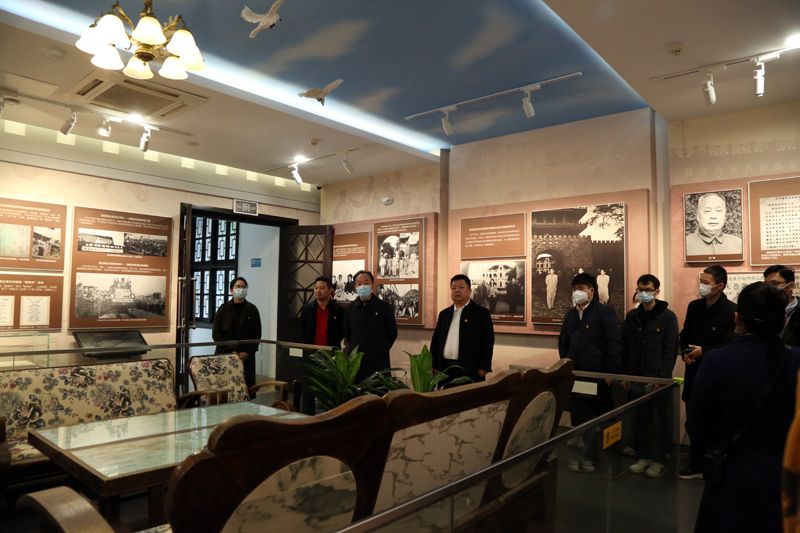 參觀友誼關(guān)歷史展廳