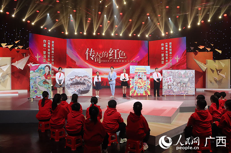 獲獎(jiǎng)書(shū)畫作品展播。人民網(wǎng) 覃心攝