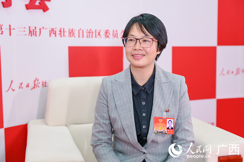 何璇接受專訪。人民網(wǎng)記者 嚴(yán)立政攝