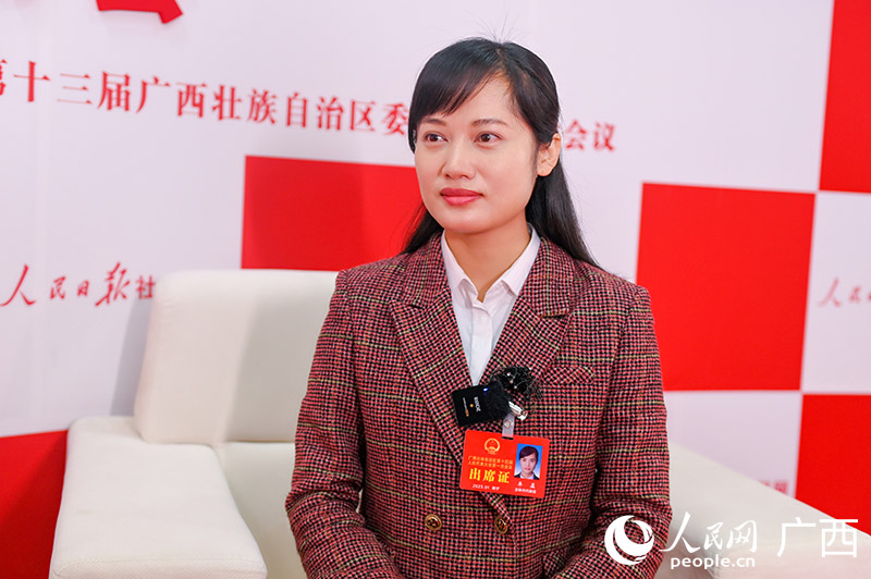 牟盈接受專訪。人民網(wǎng)記者 嚴(yán)立政攝.jpg