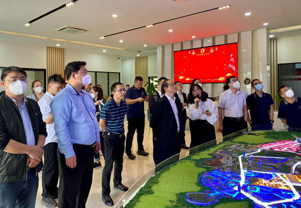 廣西經(jīng)貿(mào)代表團(tuán)在泰國(guó)參觀考察。廣西商務(wù)廳供圖