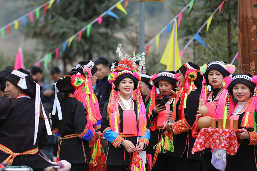 當(dāng)?shù)噩幾迦罕娚碇幾宸梾⒓游幕?jié)。