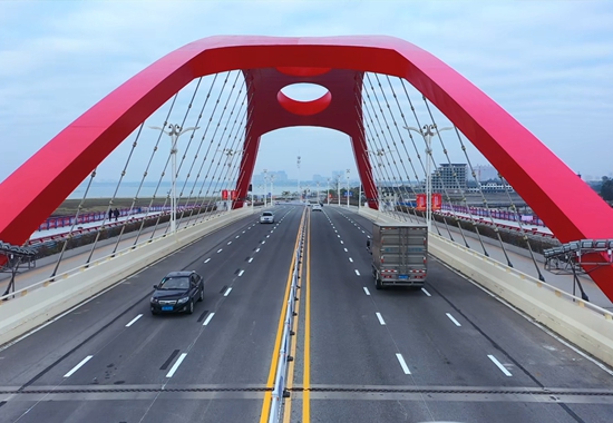 北海市廉州灣大道高德大橋改擴(kuò)建工程。北海市路港公司供圖