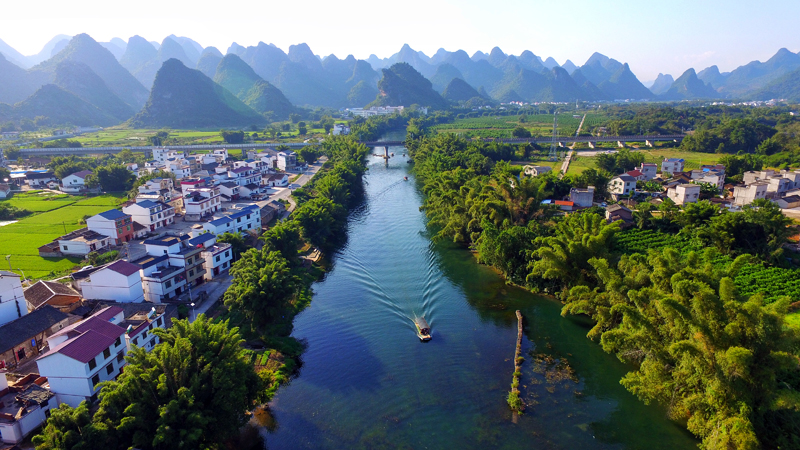 洛江穿過(guò)中渡研學(xué)小鎮(zhèn)