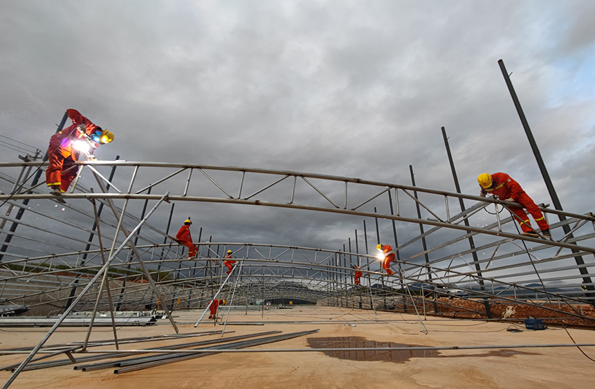 上峒高速1號(hào)箱梁預(yù)制場(chǎng)施工現(xiàn)場(chǎng)。