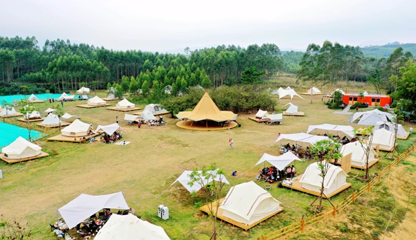 港北區(qū)馬來河沙洲自然風(fēng)景區(qū)露營基地 張慶杰攝.jpg