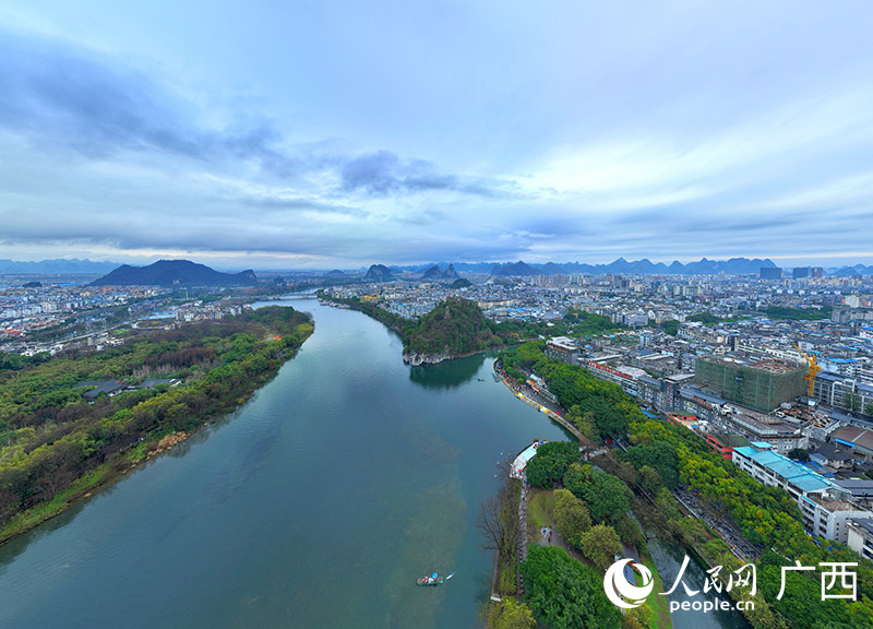 位于桂林中心城區(qū)的象山景區(qū)。人民網(wǎng) 付華周攝