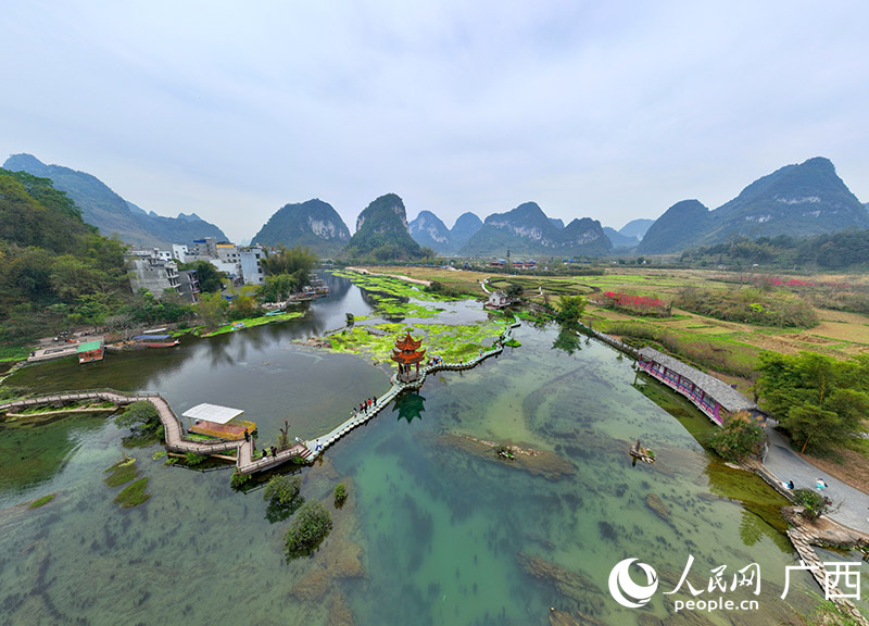 這一方山水，仿如桃源秘境。人民網(wǎng) 付華周攝