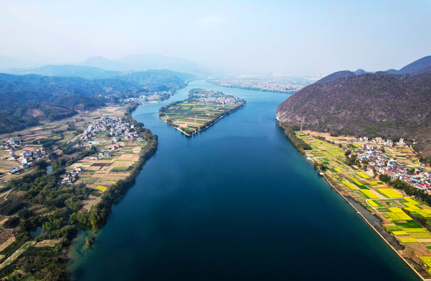 鄉(xiāng)村風(fēng)景美如畫。