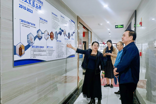 參觀現(xiàn)場。張興勇攝