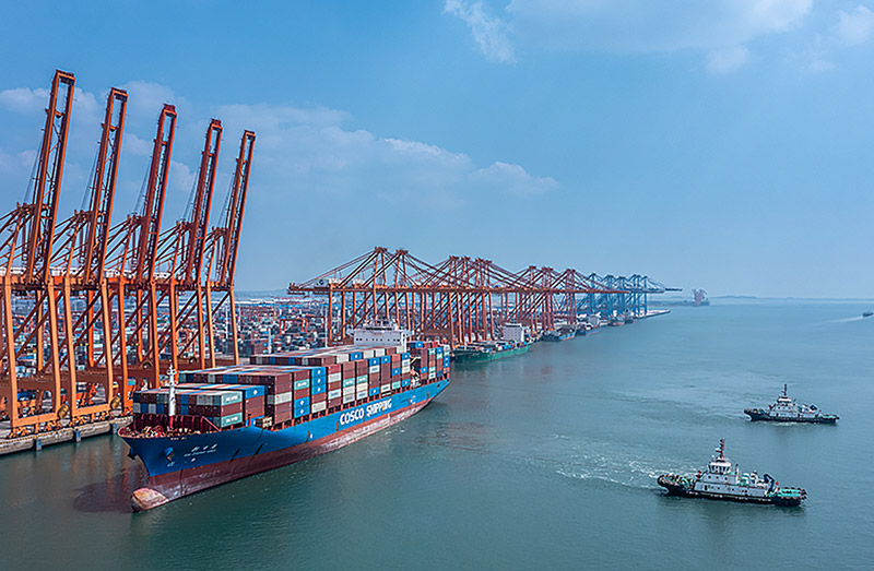 北部灣港欽州港區(qū)集裝箱作業(yè)。北部灣港集團(tuán)供圖