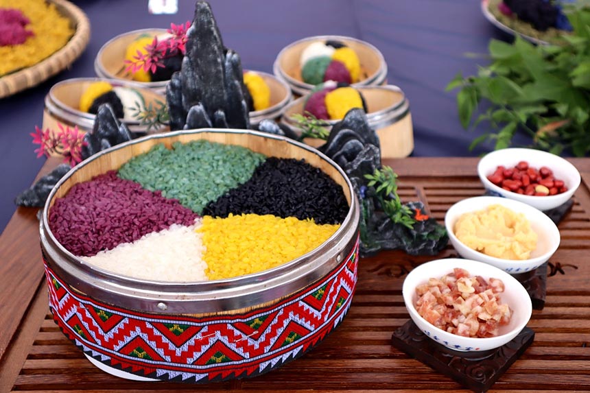 五色糯米飯。謝倩攝