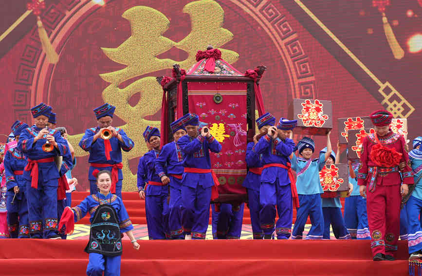 表演民俗記憶：壯族婚俗。馬鑫攝 