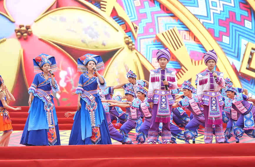 精彩的節(jié)目表演。馬鑫攝