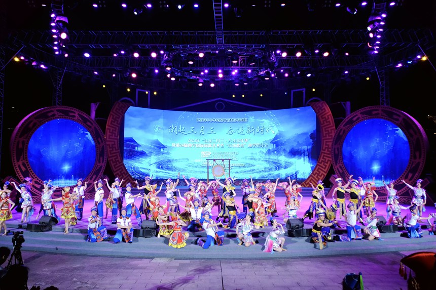 演出現(xiàn)場。