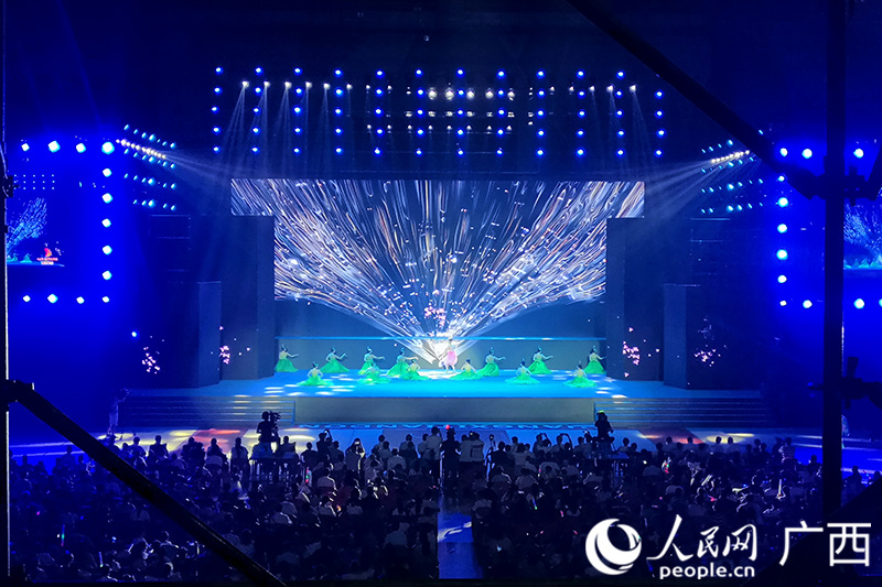 晚會現(xiàn)場。人民網(wǎng)記者 彭遠(yuǎn)賀攝