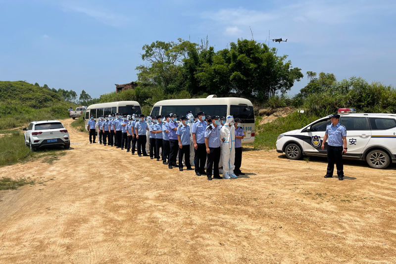 圖為欽州市“1.12”案件犯罪嫌疑人指認現(xiàn)場。余鴻云攝