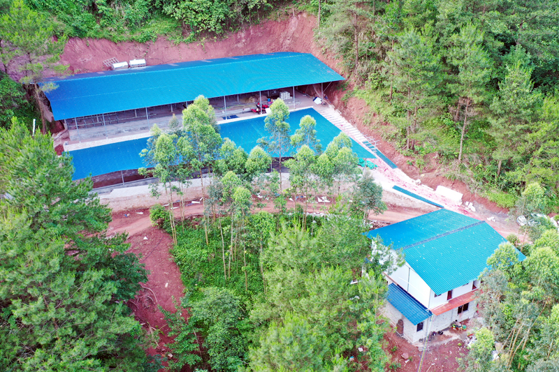 容縣大公村新建養(yǎng)?；? /></p>
<p style=