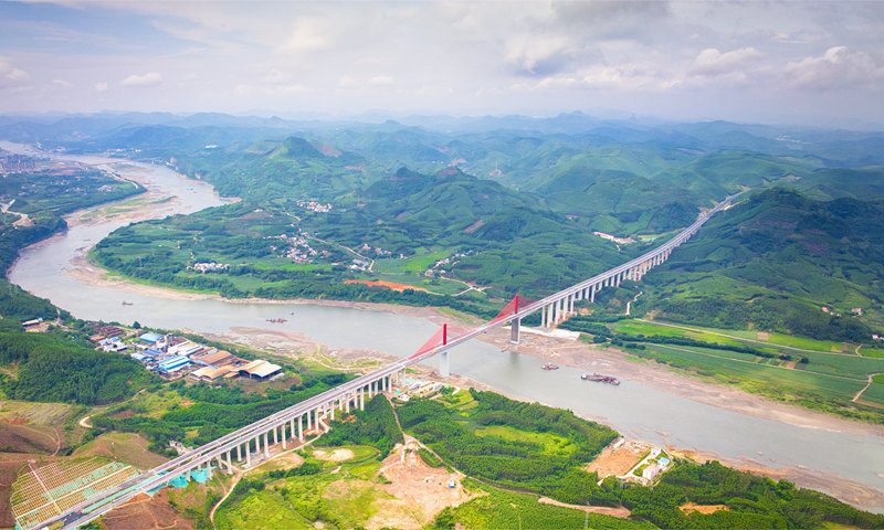 象來高速——培森柳江特大橋。