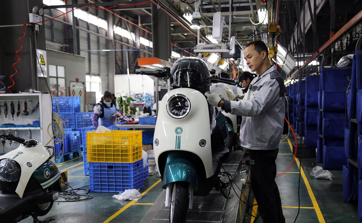 中國—東盟新能源電動車生產(chǎn)基地生產(chǎn)忙