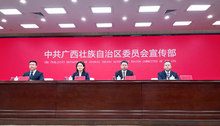 防城港市從4方面推進現(xiàn)代化臨港工業(yè)城市建設(shè)