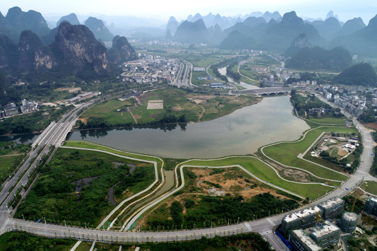 合理規(guī)劃陽(yáng)朔新城區(qū)建設(shè)。陽(yáng)朔縣委宣傳部供圖