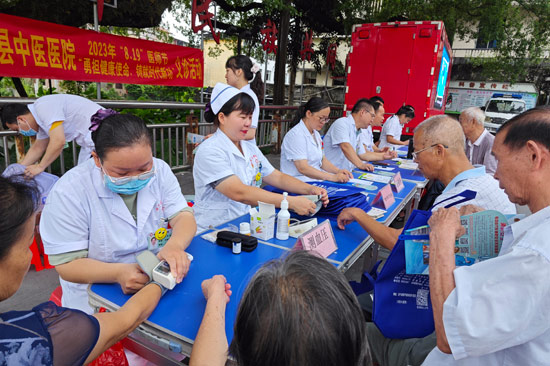 義診現(xiàn)場。賀州消防供圖