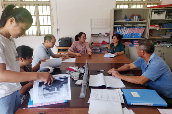 兩河鎮(zhèn)黨委書記督查指導(dǎo)村黨組織黨建工作。