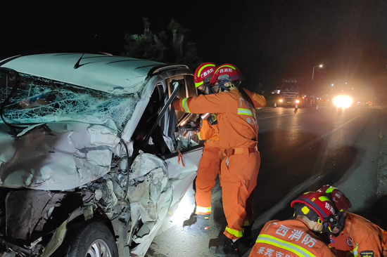 救援現(xiàn)場(chǎng)。藍(lán)周岑攝