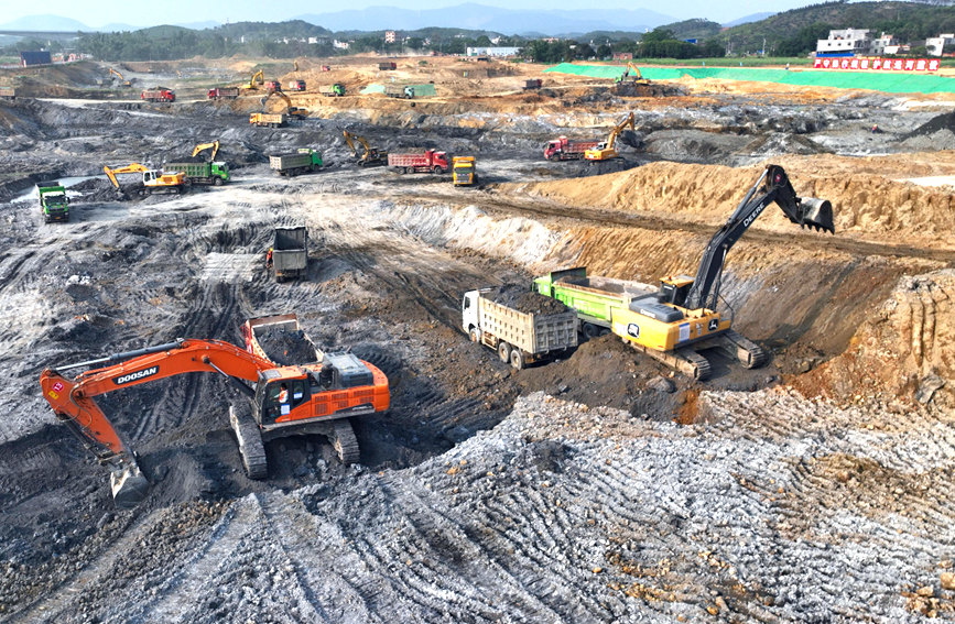 平陸運河企石樞紐施工現(xiàn)場。