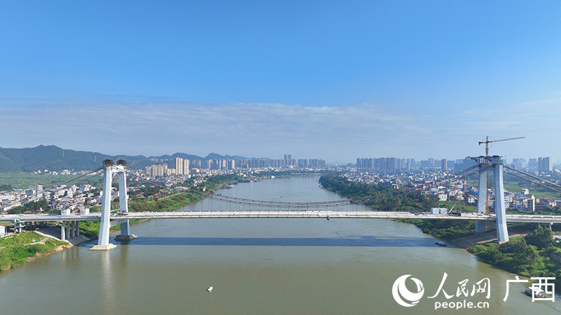 建設(shè)中的橫州大橋。人民網(wǎng) 付華周攝2.jpg