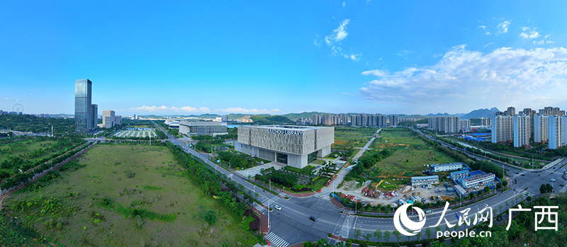 柳州圖書(shū)館柳東館。人民網(wǎng) 付華周攝