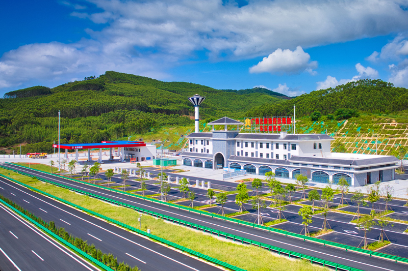 東安服務(wù)區(qū)。廣西新發(fā)展交通集團(tuán)供圖