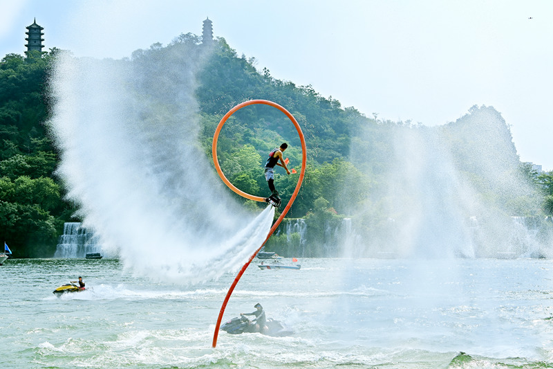 開幕式水上表演。黃蕊攝