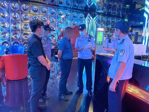 林勁到重點(diǎn)場(chǎng)所開(kāi)展清查整治