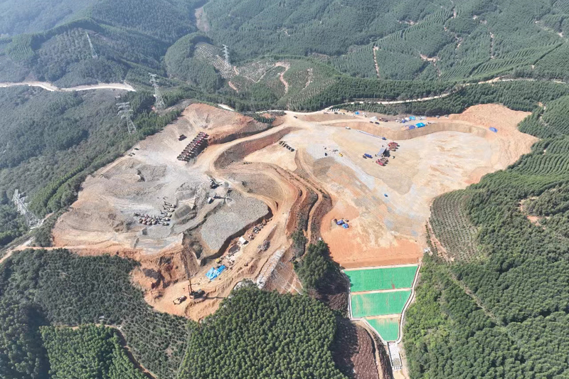 500千伏田林變電站工程建設(shè)場地鳥瞰。羅曉瑞攝