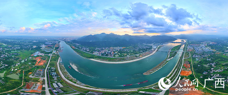 在高質(zhì)量發(fā)展道路上奮勇前進(jìn)的桂平市。人民網(wǎng) 付華周攝