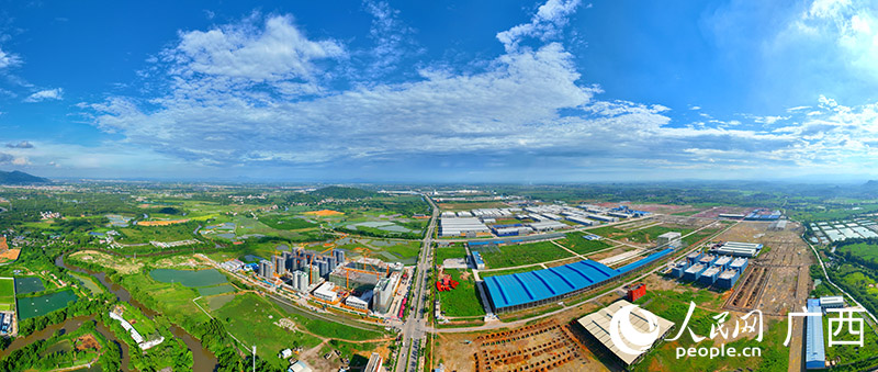 建設(shè)中的桂平市 。人民網(wǎng) 付華周攝