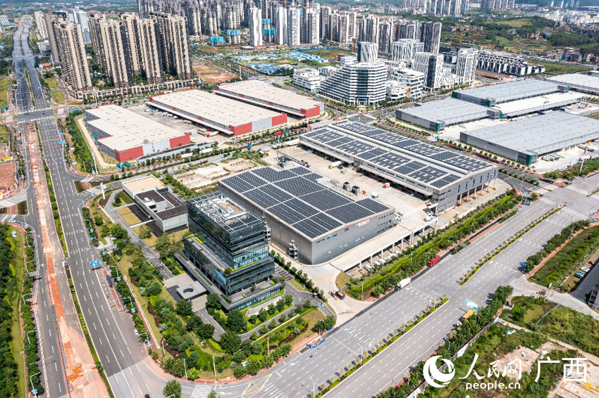 中新南寧國際物流園。 人民網(wǎng)記者 嚴立政攝