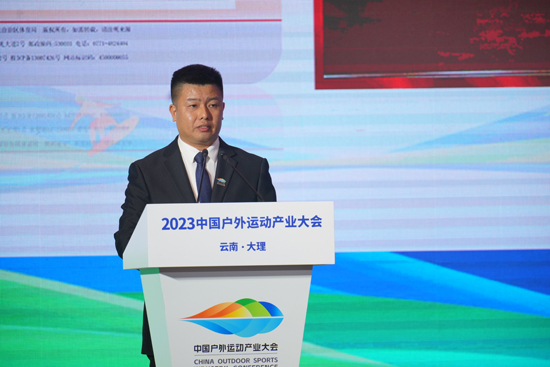 平樂縣委常委、宣傳部部長李斌斌在論壇上作案例分享。汪文卿攝