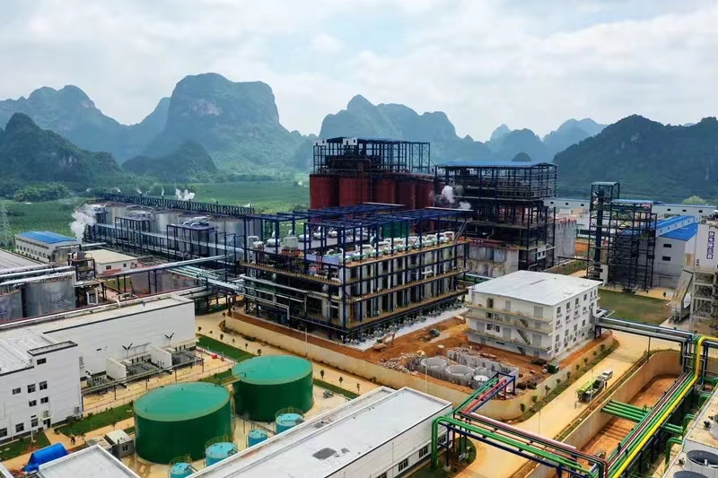 圖為龍州新翔生態(tài)氧化鋁有限公司一角