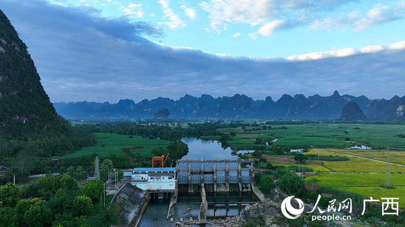 大新縣黑水河流域梯級綠色水電站。人民網(wǎng) 付華周攝