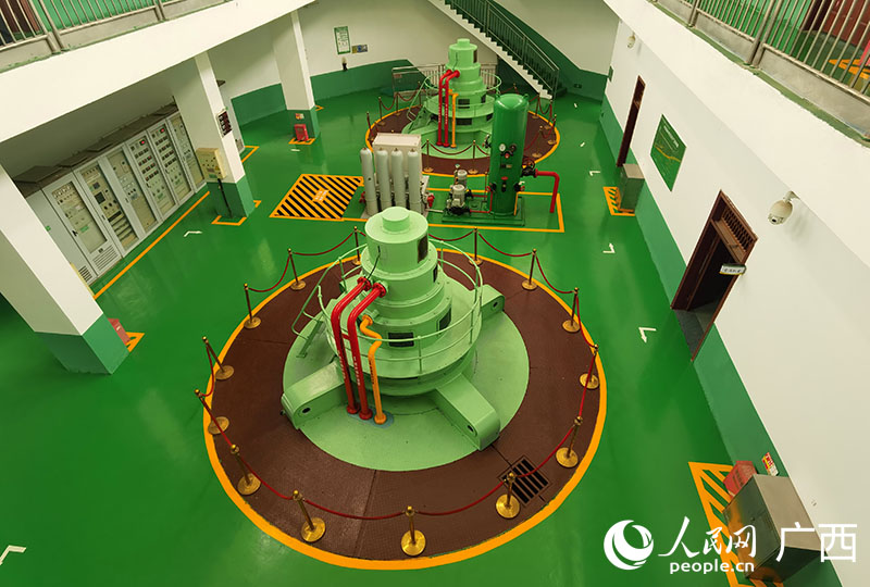 中軍潭水電站發(fā)電機組。人民網(wǎng) 付華周攝