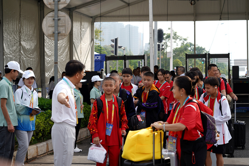 運(yùn)動(dòng)員入住學(xué)青會(huì)運(yùn)動(dòng)員村。廖琪攝